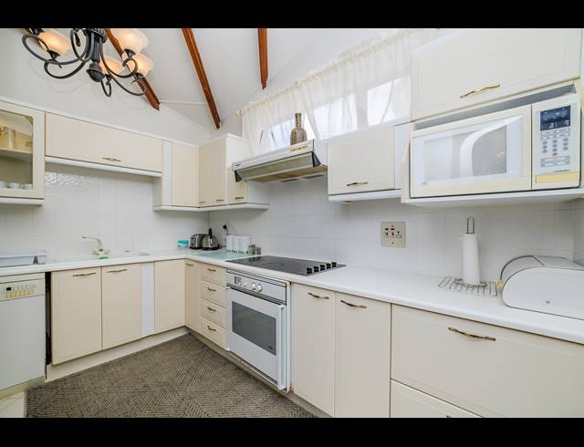 3 BEDROOM APARTMENT FOR SALE IN UMHLANGA CENTRAL